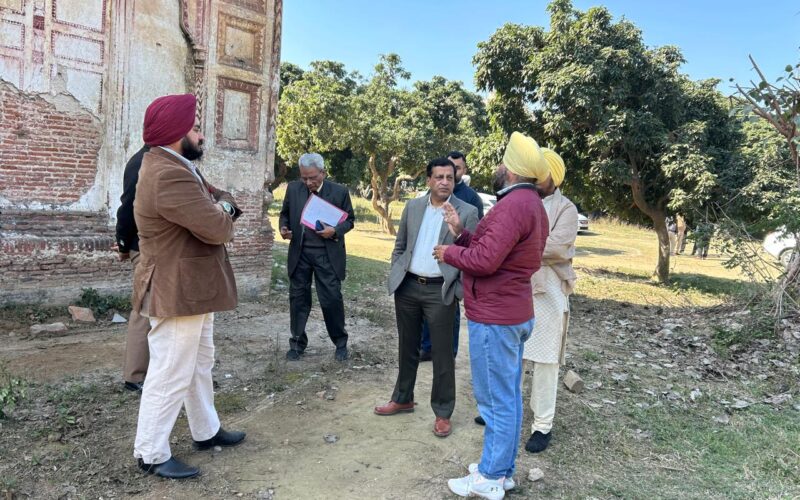 DC Uma Shankar Gupta Visits Historic Baradari and Keshopur Chhamb in Dinanagar