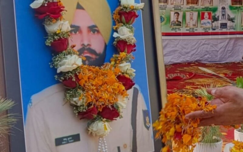 Nation Observes Black Day in Memory of Pulwama Attack, Tributes Paid to CRPF Martyr Maninder Singh in Dinanagar