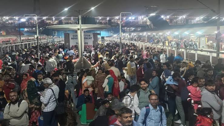 Amit Shah, Rajnath Singh, and Nitin Gadkari Mourn Victims of New Delhi Railway Station Stampede