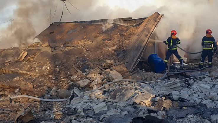 Russia Intensifies Attacks in Eastern Ukraine as War Talks Loom