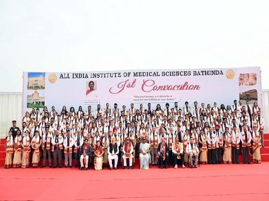 President Droupadi Murmu Attends AIIMS Bathinda Convocation, Stresses Medical Excellence and Compassion