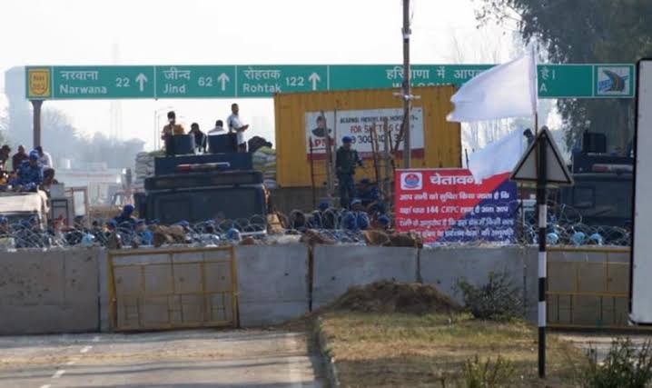 Punjab Police Begin Peaceful Clearance of Khanauri Border