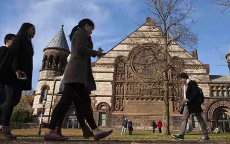 Canada Increases Minimum Wage, A Huge Relief for Indian Workers and Students