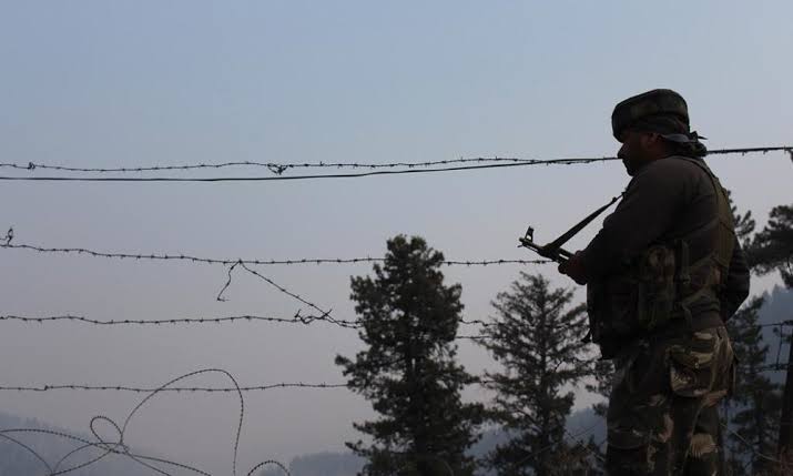 BSF Constable Detained by Pakistan Rangers After Accidental Border Crossing; Release Talks Underway