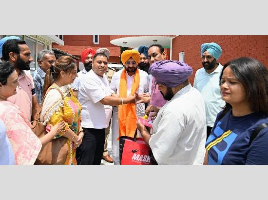 Punjab Hikes Pay, Extends Retirement Age for 804 Rural Dispensary Employees After Nearly 20 Years