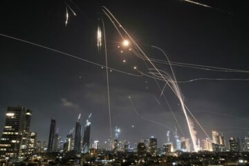 IRGC Announces Coordinated Attack on US Military Facilities in Gulf, Escalating Regional Tensions