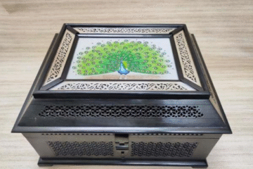 PM Modi Gifts Alberta Premier Danielle Smith Exquisite Ebony Jali Box During G7 Summit Visit