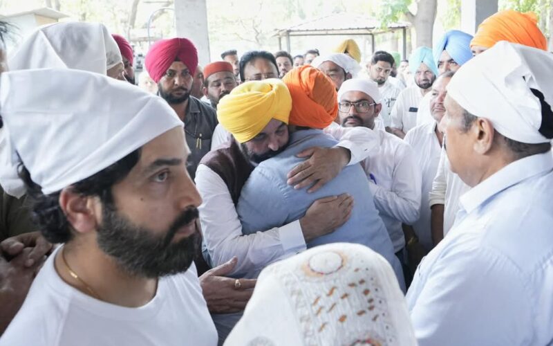 Gurdas Maan’s Brother Gurpanth Maan Passes Away, CM Bhagwant Mann Offers Condolences
