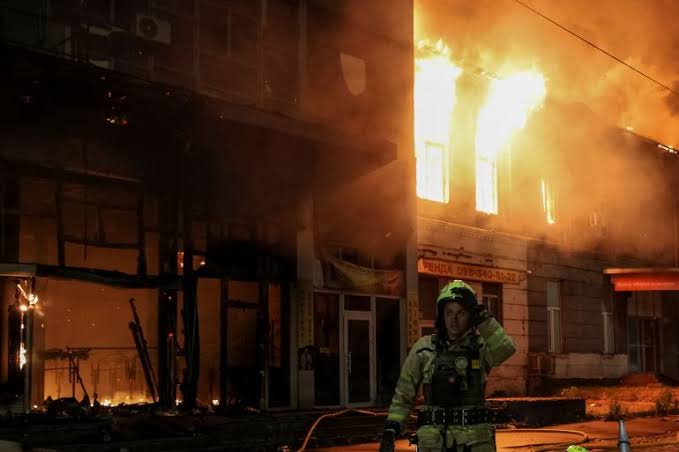 Russian Air Assault on Kyiv Kills Four Amid Escalating Retaliatory Strikes