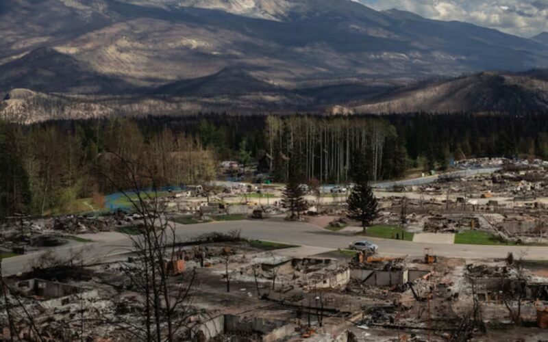 Alberta Premier Danielle Smith Slams Jasper Wildfire Report, Demands Apology