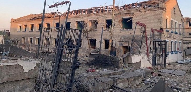 Russia Bombs Ukrainian Prison and Hospitals, Killing 22, as Trump Issues Ultimatum to Putin