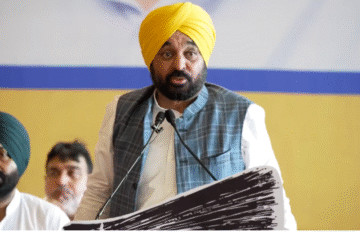 Punjab CM Bhagwant Mann Pays Tribute to Martyrs of Saka Panja Sahib