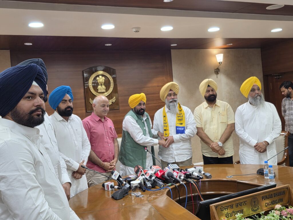 Breaking: Former Akali MLA Harmeet Singh Sandhu Joins AAP Ahead of Punjab Assembly Elections 2025