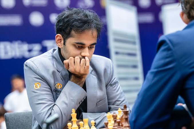 Arjun Erigaisi Powers Into Semis, Praggnanandhaa Falls to Caruana in Freestyle Grand Slam