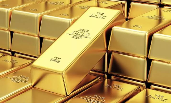 Gold Surges to ₹1 Lakh Mark in Delhi as Stockists Drive Demand; Silver Follows Rally