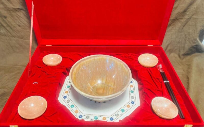 Prime Minister Narendra Modi Presents Special Gift to Japanese PM Shigeru Ishiba