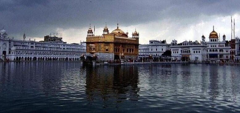 Heavy Rain Alerts in Several Punjab Districts, Yellow Warning Alert