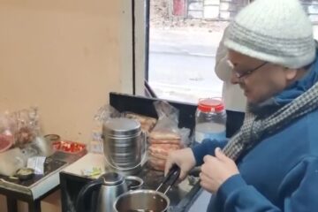 Uttarakhand CM Pushkar Singh Dhami Wins Hearts with Tea Stall Gesture in Gairsain