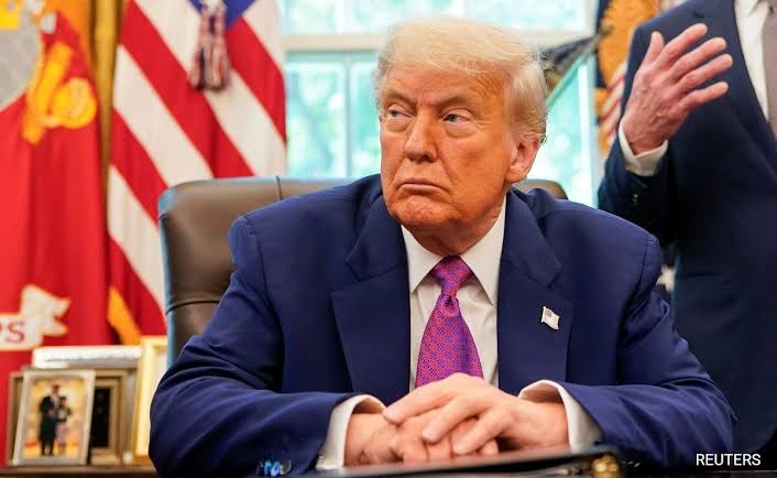 Trump Slaps 25% Tariff on Indian Imports Over Continued Russian Oil Purchases