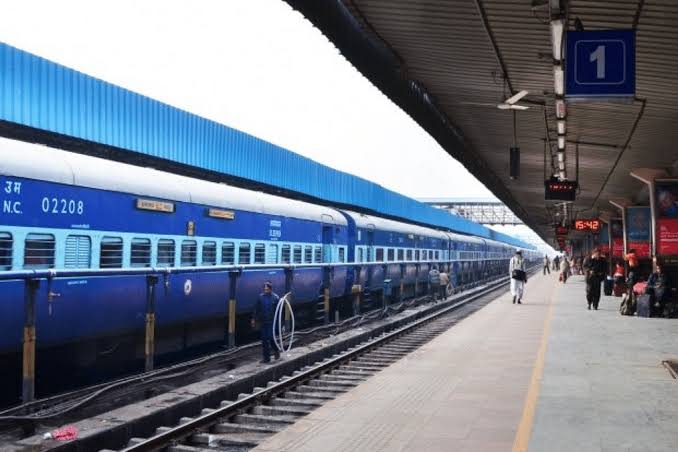 Indian Railways to Launch Airport-Style Baggage Checks, Pilot in Prayagraj Division