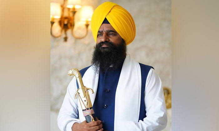 Punjab University Accused of Disrespecting Mahan Kosh: Jathedar Gargaj Calls It an Anti-Sikh Act