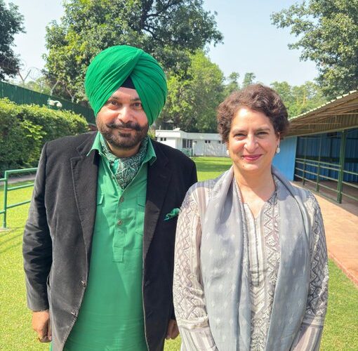 Navjot Sidhu’s Surprise Meeting With Priyanka Gandhi Sparks New Political Buzz in Punjab