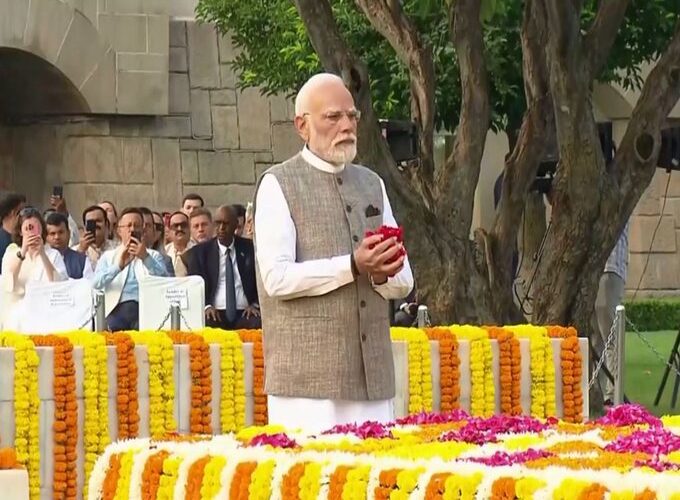 PM Modi Remembers Gandhi and Shastri, Urges Citizens to Embrace Self-Reliance