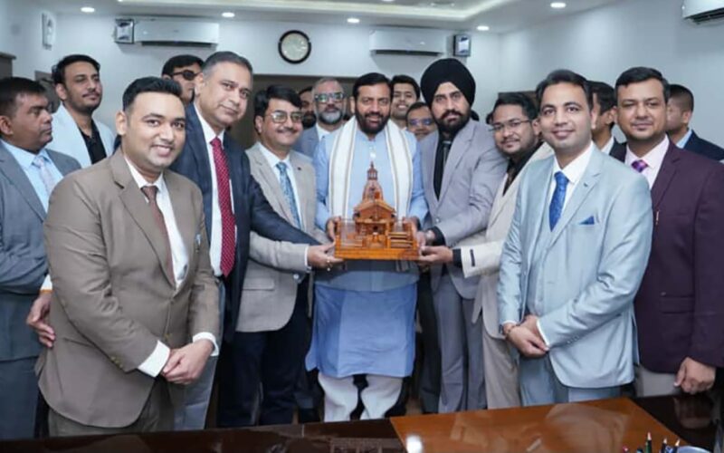 Haryana-Origin Youth Officers Meet CM Nayab Singh Saini on Diwali, Discuss Development and Governance