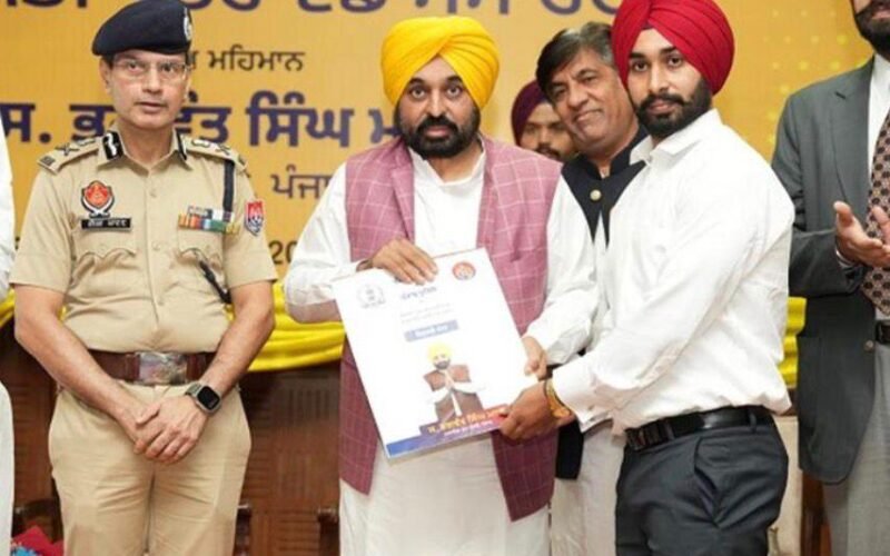 Punjab government made history: gave 54,422 government and 4.5 Lakh private jobs without recommendations