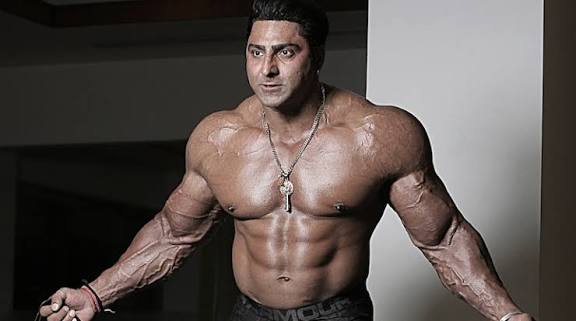 “Trailblazer Varinder Ghuman, Legendary Vegetarian Bodybuilder and Punjabi Actor, Passes Away Suddenly