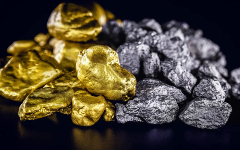 Gold Drops Rs 2,400, Silver Falls Rs 7,000 Amid Festive Buying Spree