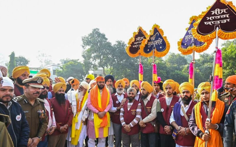 Haryana CM Nayab Singh Saini Welcomes ‘Sheesh Marg Yatra’ in Chandigarh, Honouring Guru Tegh Bahadur’s Sacrifice