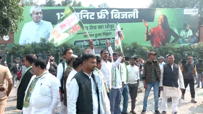 Nitish Kumar’s Supporters Celebrate as NDA Makes Strong Showing in Bihar