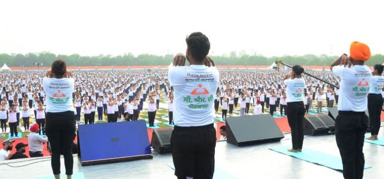 'CM Di Yogashala' creates history; 2 lakh people doing free yoga daily, over 4,500 classes conducted, 2,600+ youth employed *