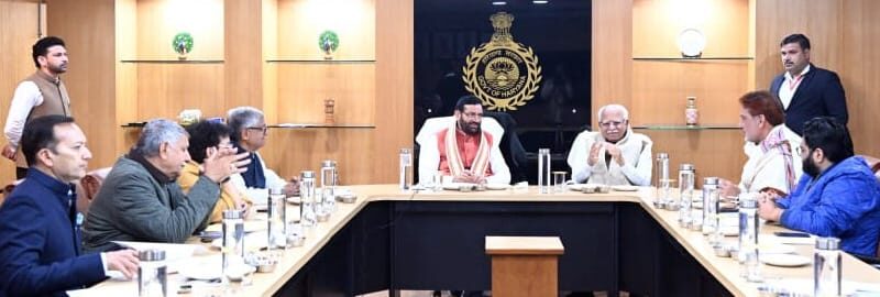 Haryana CM Meets State MPs in Delhi, Reviews Ongoing Development Projects