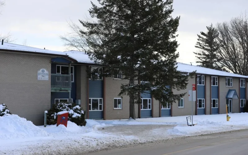Brockville Tenants Voice Safety Fears After Temporary Warming Centre Opens in Their Building