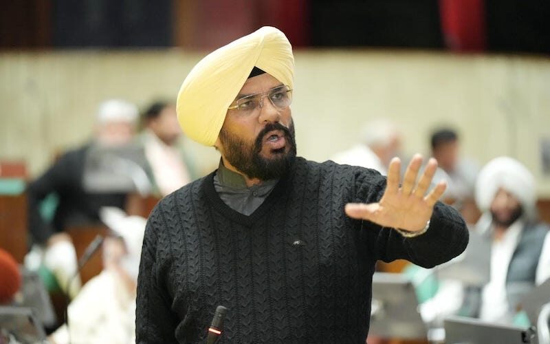 AAP Accuses Akali Dal of Cozying Up to Gangsters, Questions Sukhbir Badal’s Intentions