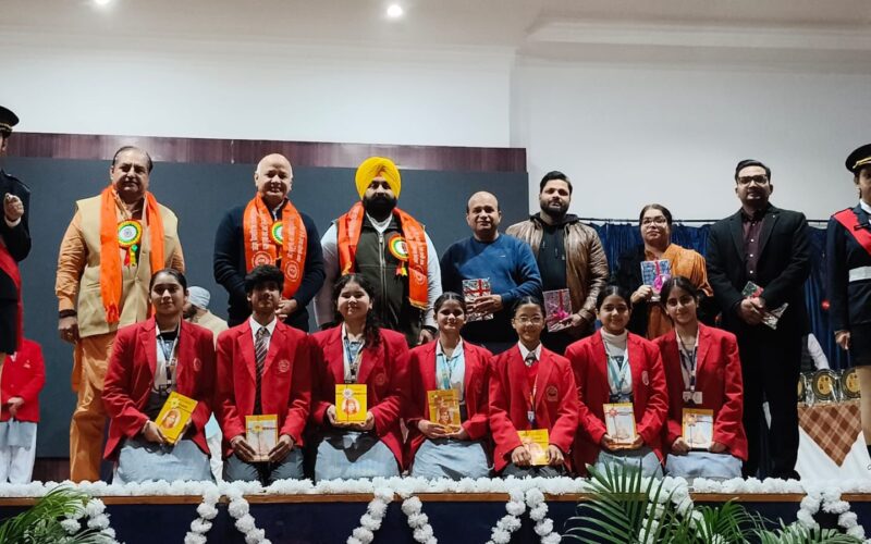 Harjot Singh Bains and Manish Sisodia advocate vedic education to shape children’s future