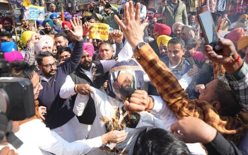 AAP Holds Statewide Protests Against Partap Singh Bajwa Over Alleged Casteist Remarks