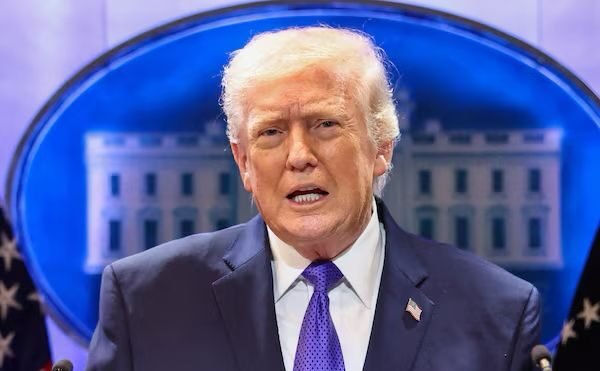 Citizenship Surge Flows North as Trump’s Canada Remarks Stir Quiet Shift Among Americans