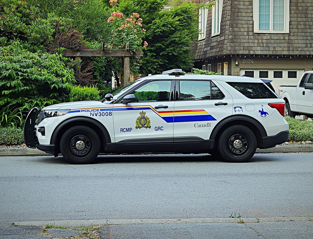 Wrong Turn at Peace Bridge Leads to Arrest of Three Canadians with Forged Passports