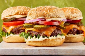 Surrey’s Mega Nagar Kirtan to Serve 15,000 Free Veg Burgers, Over 6 Lakh Devotees Expected