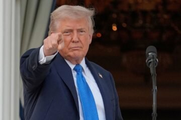 U.S. and Iran negotiators return to Pakistan as ceasefire deadline looms