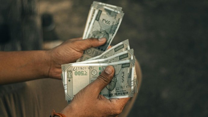 Centre Plans Major Wage Hike for Workers, Daily Minimum Pay Likely to See Significant Increase