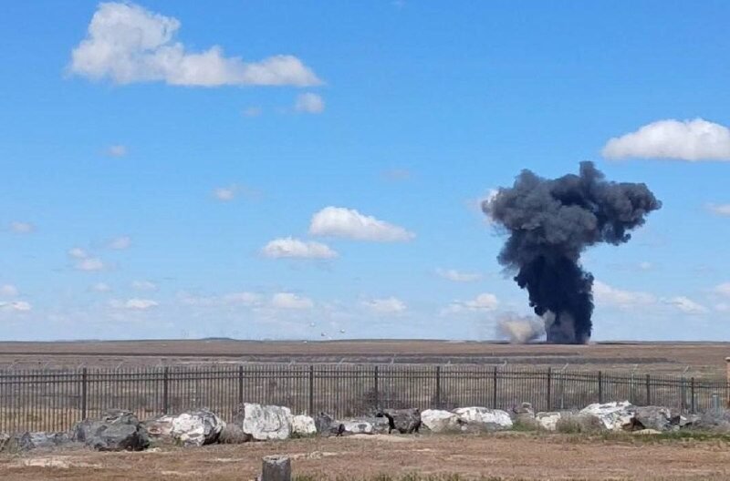 Disaster Averted as US Navy Jets Collide During Idaho Air Display, Crew Survives