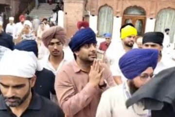 Mankirt Aulakh Pays Obeisance at Golden Temple After Release of New Music Project