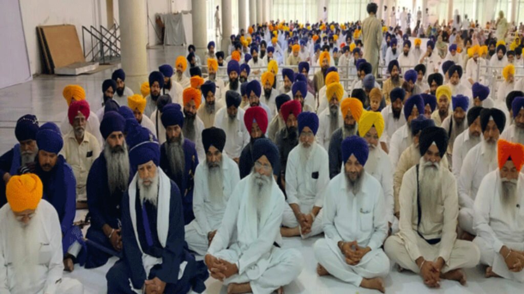 SGPC Pays Tribute to Nihang Singhs Martyred in Paonta Sahib Massacre