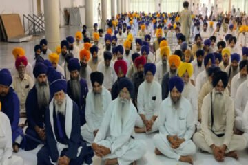 SGPC Pays Tribute to Nihang Singhs Martyred in Paonta Sahib Massacre