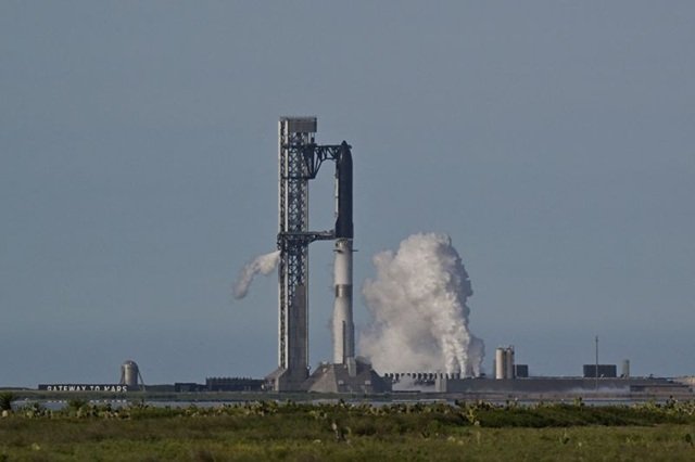 SpaceX’s Giant Starship Grounded After Final-Second Technical Snag Delays Test Mission