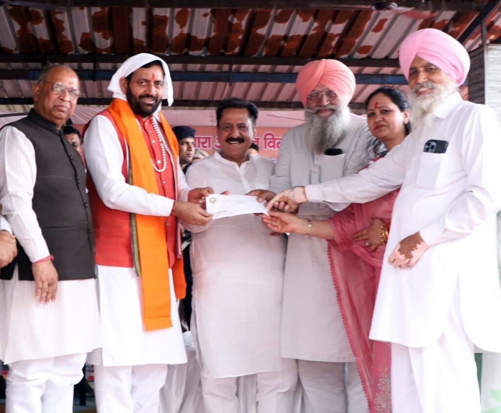 Haryana CM Nayab Singh Saini Vows to Make Province Stray-Cattle Free; Distributes Over ₹70 Lakh in Grants